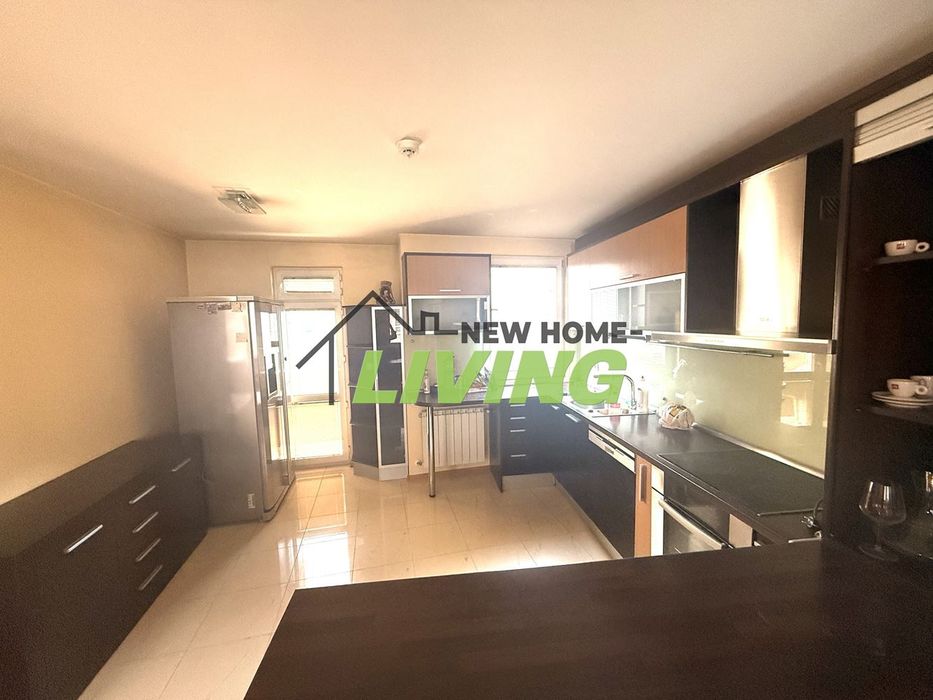 Продава се Тристаен апартамент в Пловдив, Кършияка - 205 кв.м за 993 €/кв.м - Снимка #1