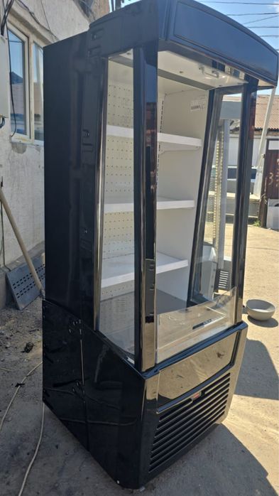Витринные холодильники б/у