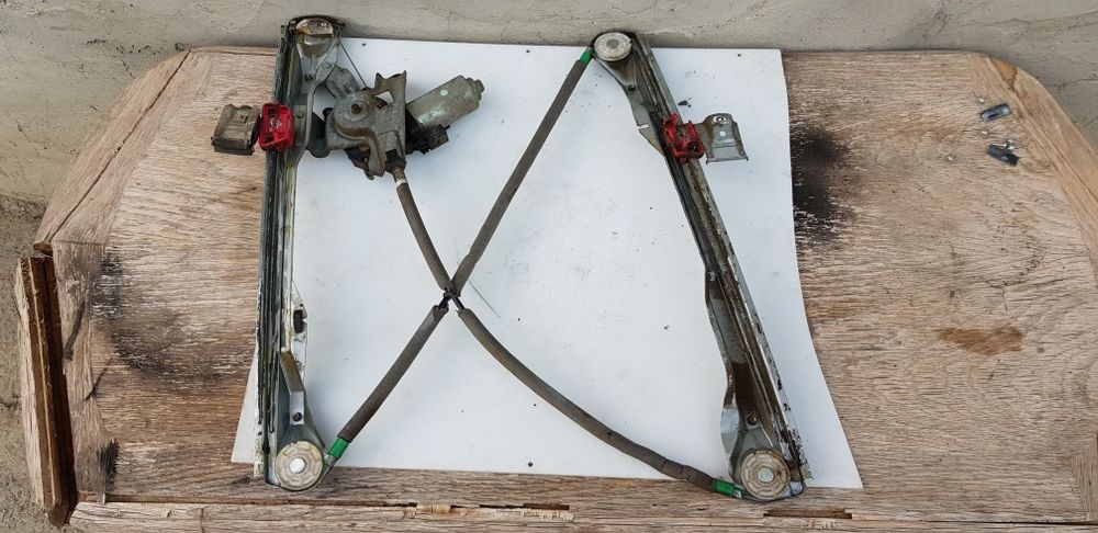 Macara Usa Electrica  Dreapta Fata Ford Focus 1 Mk1