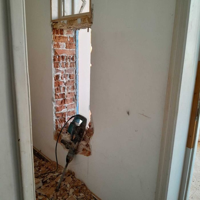 Къртене на бани, мазилки, замазки, бетон и други. Демонтаж и други.