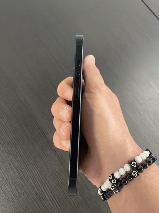 Iphone 16 - 128gb . Baterie 100%, 33 cicluri, impecabil