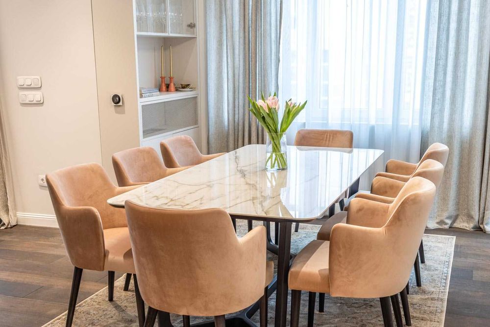 Луксозна двуетажна къща под наем – м-т Траката – 1800 €