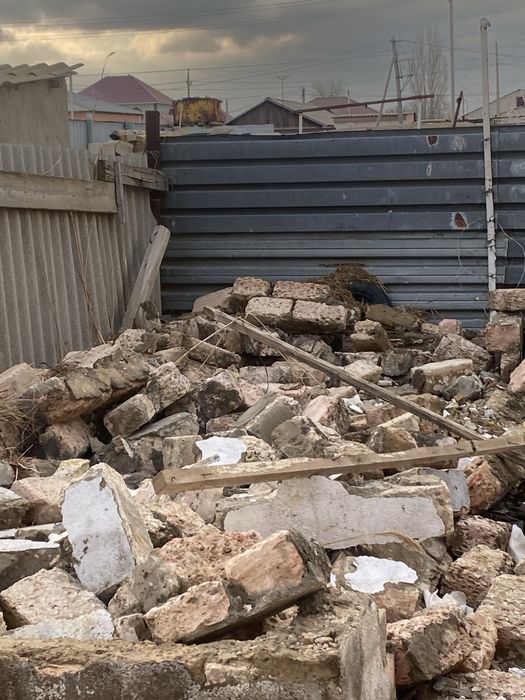 Жетібай қызыл тастар бар