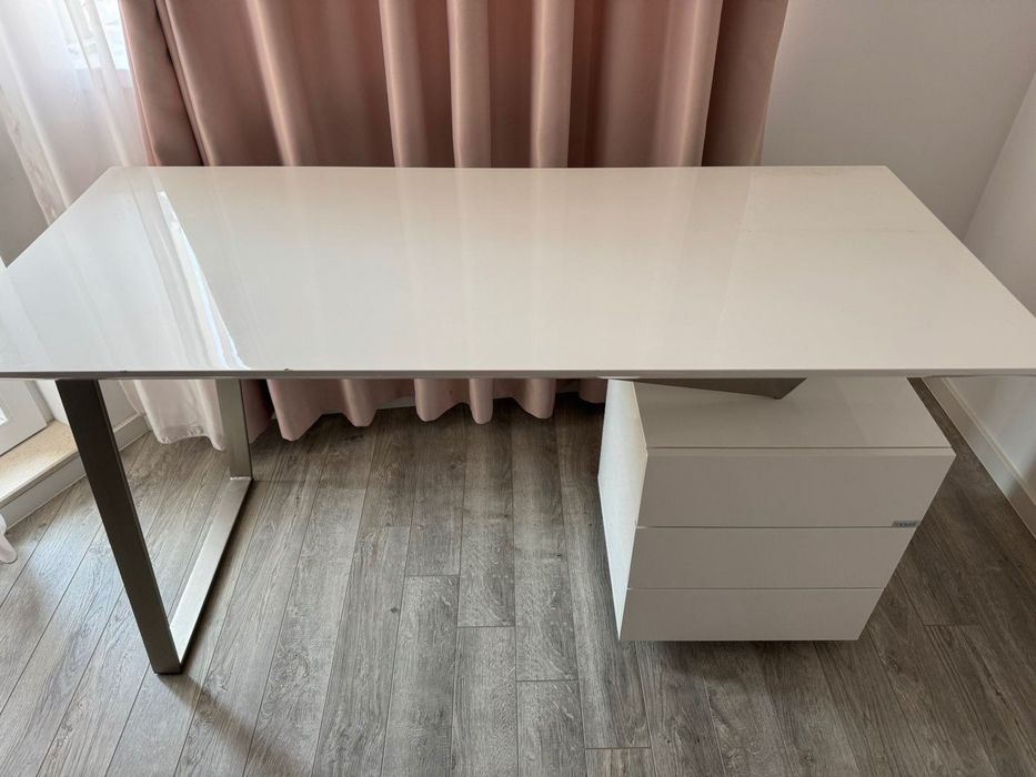 Бюро за детска стая