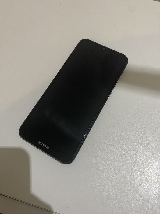 Телефон Huawei Y6 идеальное состояние