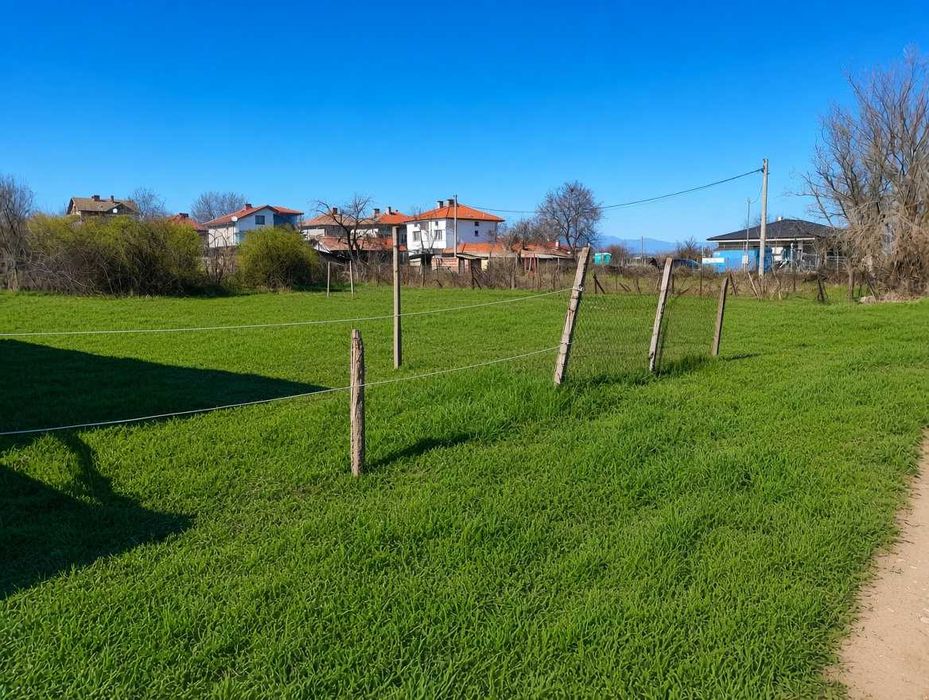 УПИ 1176 кв.м. в гр. Съединение - до поликлиника, ток и вода, отличен за къща или бизнес