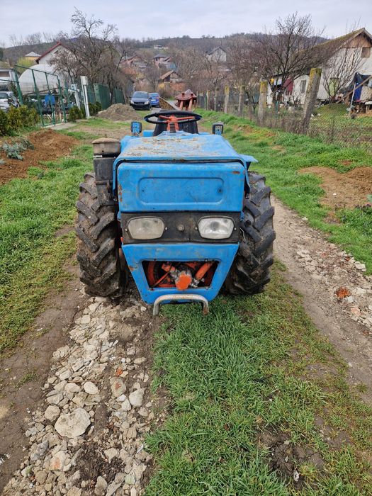 Tractoras articulat Pasquali 4x4 33 cai