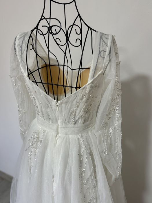 Rochie de mireasa in A