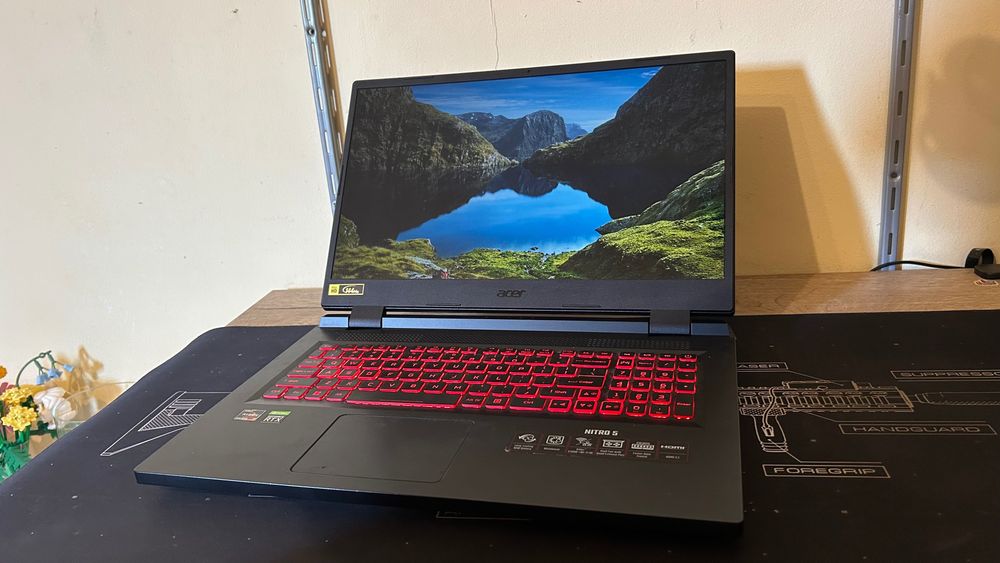 Acer Nitro 5 – Ryzen 7 / RTX / 16GB RAM / 1TB SSD