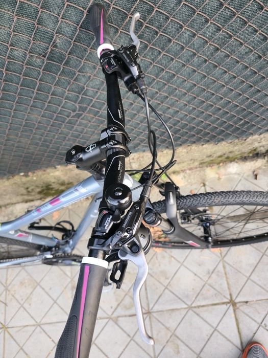 Giant LiV 28 цола S размер рамка 3х10 Deore Хидравлични дискови спирачки Shimano Алуминиев велосипед