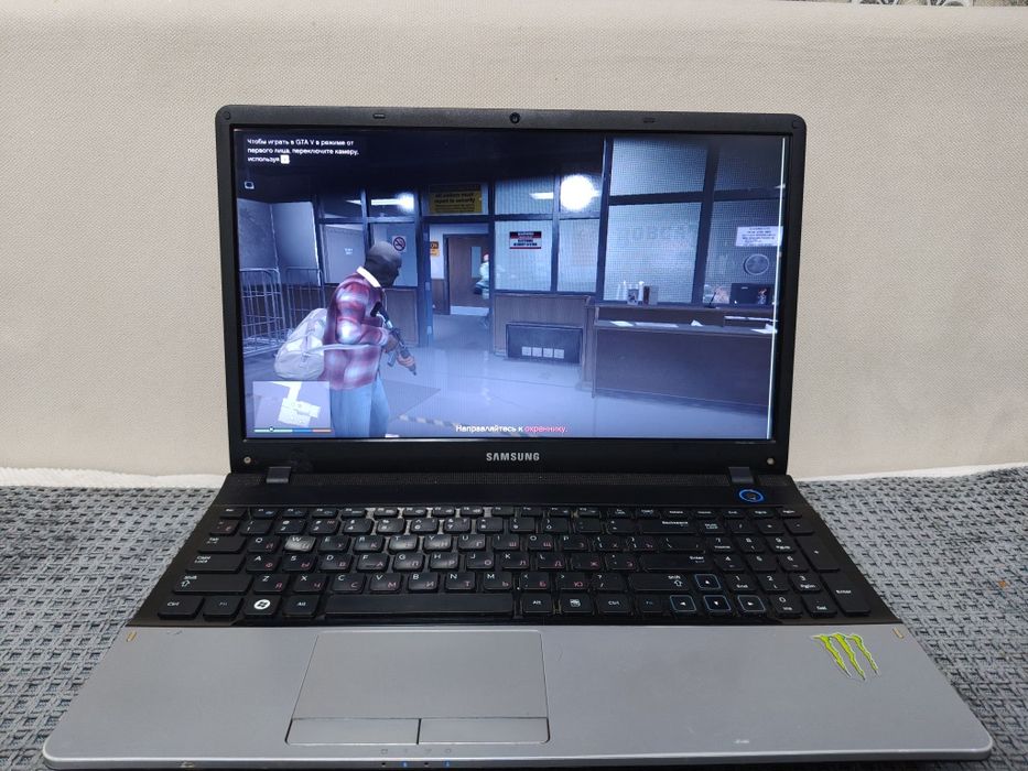Ноутбук Самсунг в комплекте