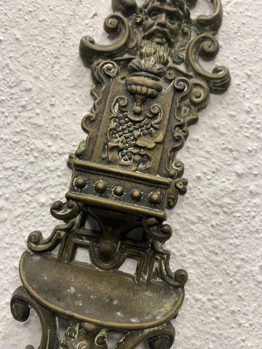 Стенна поставка за кибрит от масивен месинг