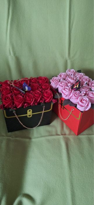 Aranjamente florale cu trandafiri din sapun