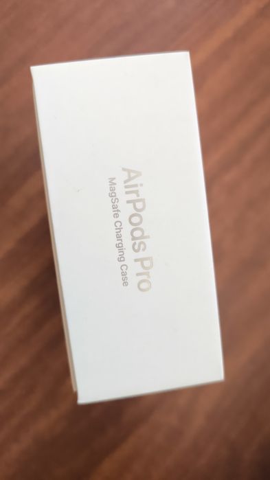 AirPods Pro наушники продам.