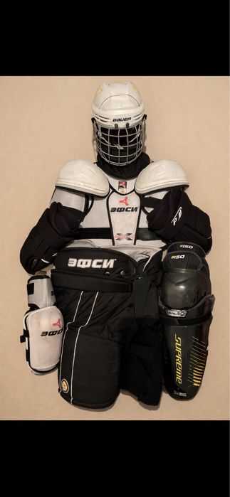 Продам хоккейную форму