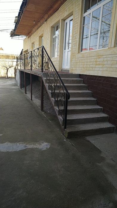 Mirzo Ulugbek ginekalogiya institut mahallada yashashga tayyor 4 xona