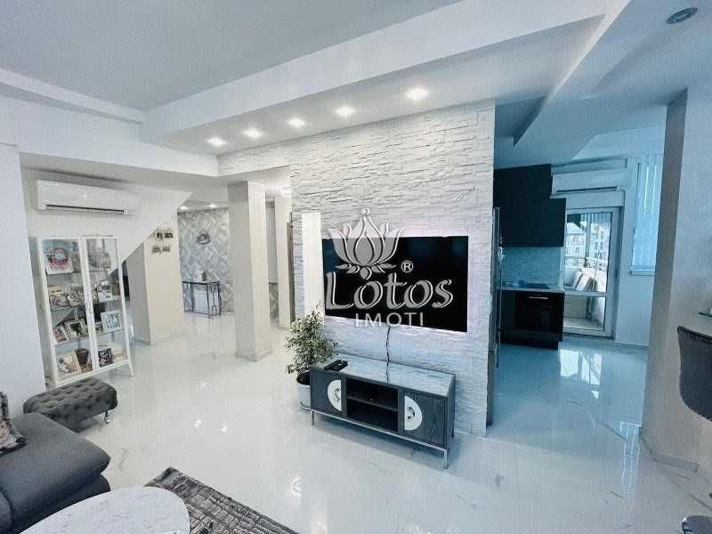 Продава се Тристаен апартамент в Пловдив, Кършияка - 160 кв.м за 1875 €/кв.м - Снимка #2