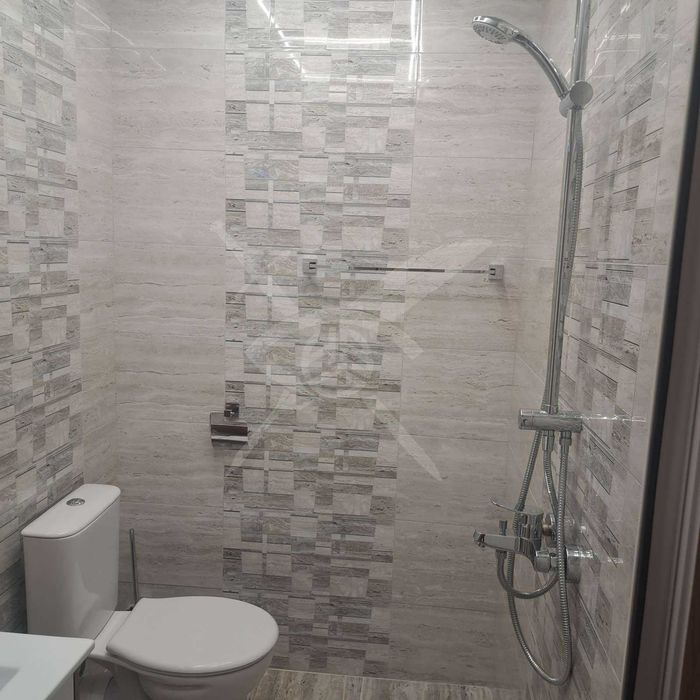 Дава се под наем Тристаен апартамент в Пловдив, Център - 82 кв.м за 698.19 € - Снимка #11