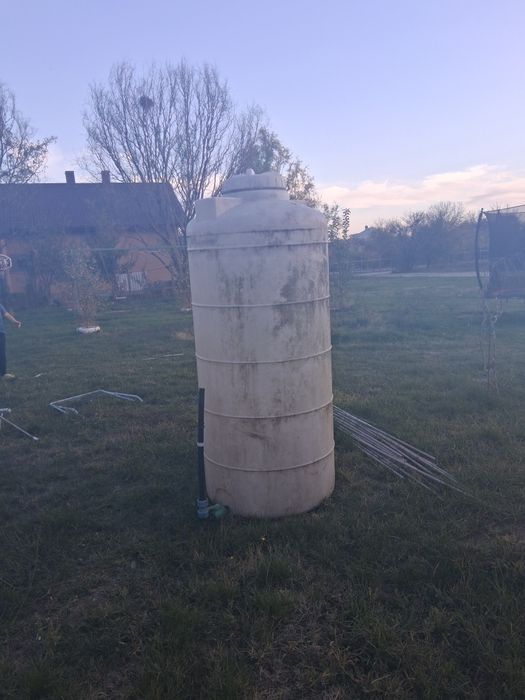 Butoi 1000 litri cu robinet de scurgere