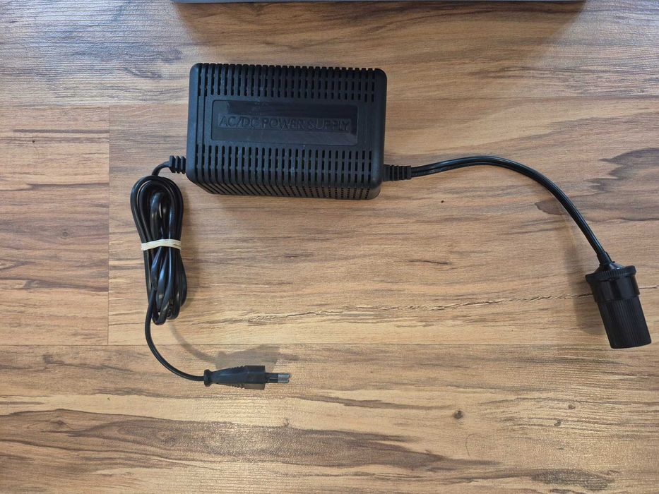 Lada frigorifica 12/230 V Electric Cooler E 28 S