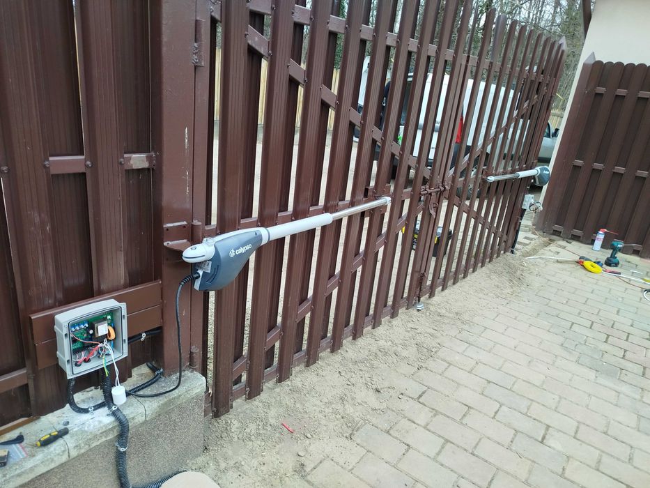 Automatizări pentru porți batante/culisante/autoportante/uși de garaj