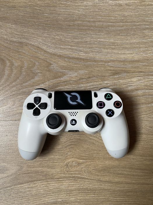 PlayStation 4 pro 1Tb
