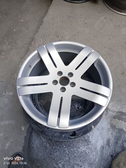 Продам диски R18, разболтовка 5/100!