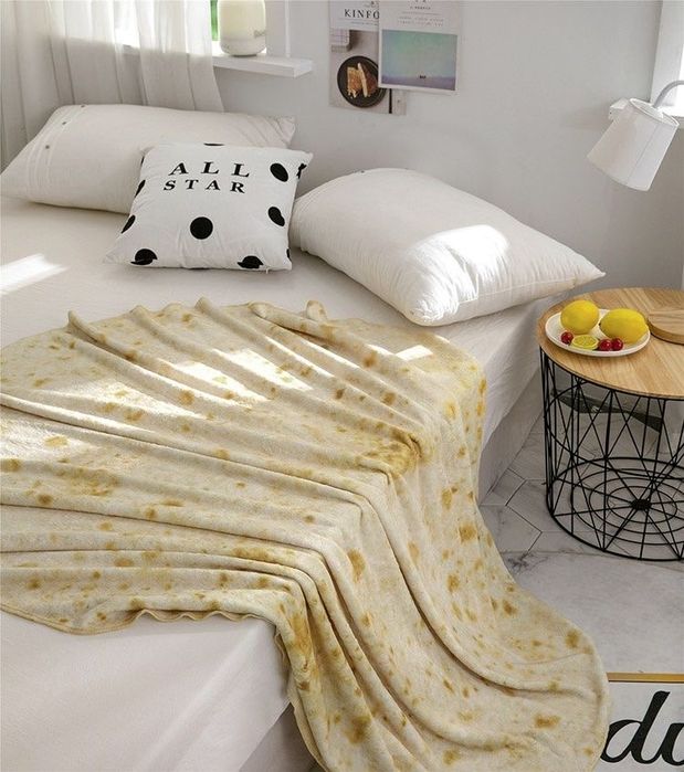 Плед-лаваш и плед новогодний