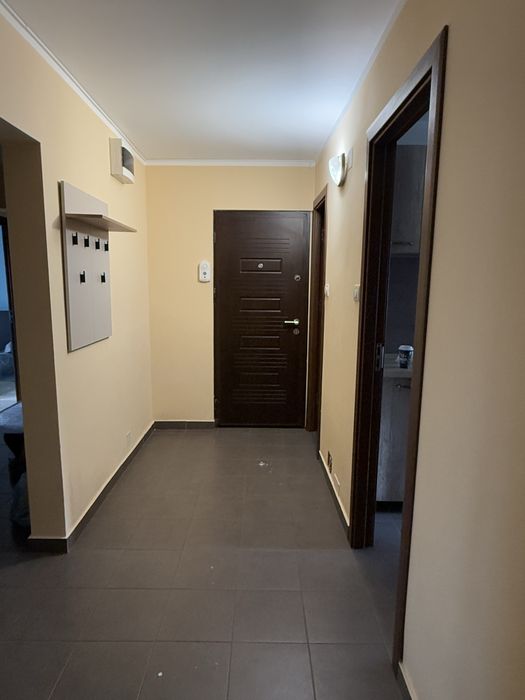 Inchiriez apartament 4 camere zona Supernova Bratianu Constanta