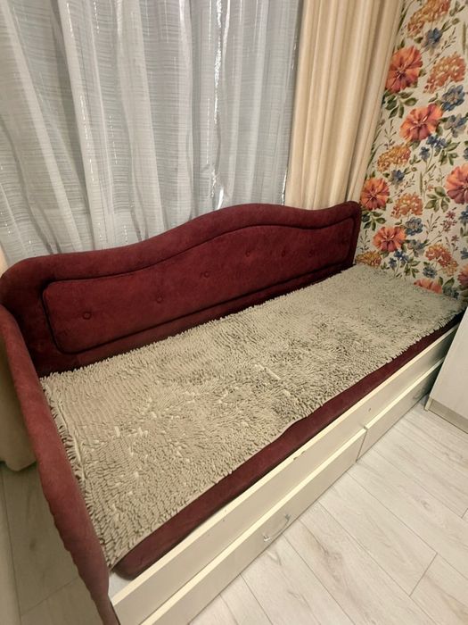 Кровать с задвижками