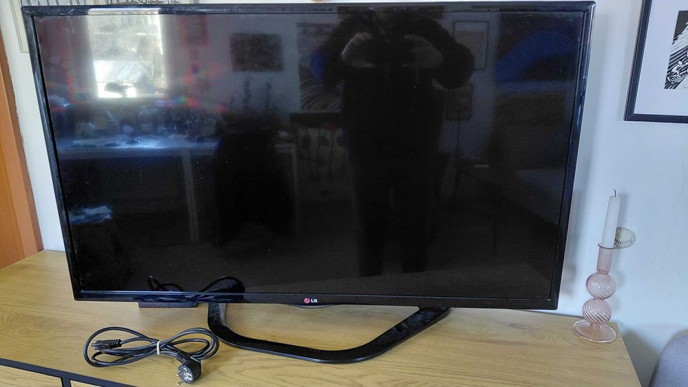 Телевизор LG 42 LN5758