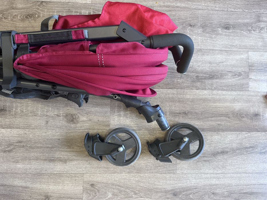 Продам коляску chicco