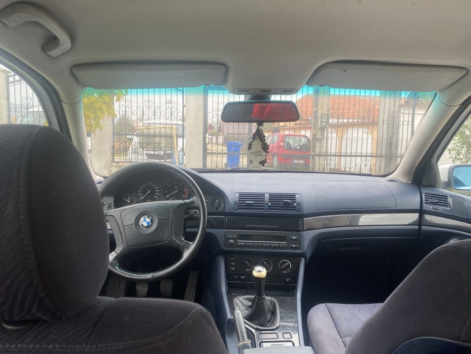 BMW 520d 136cp pentru piese (interior mov + piano black)