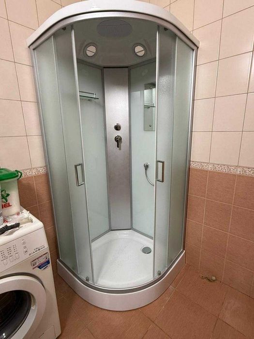 Душевые кабины и ограждения со склада!