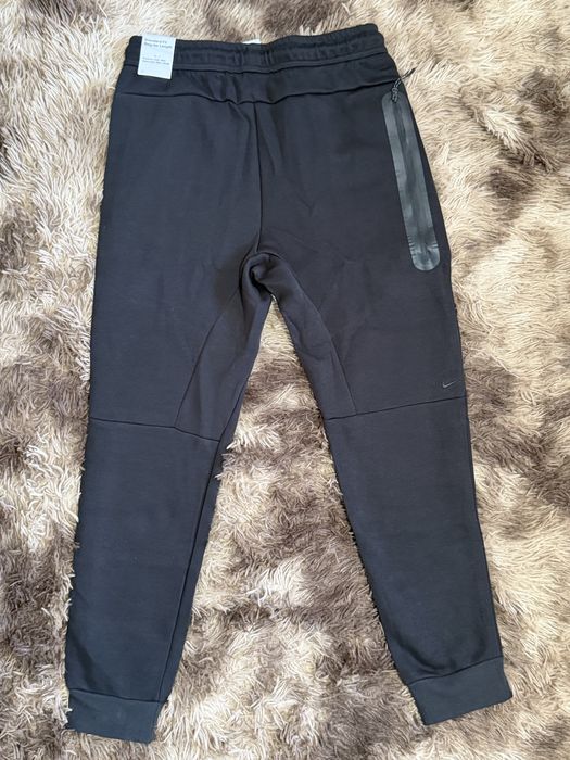 Nike tech fleece pants