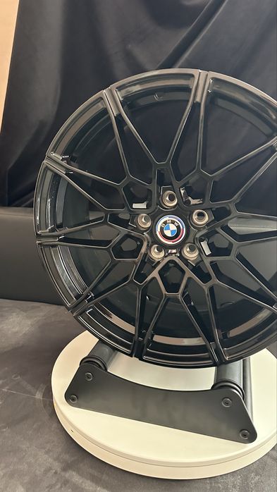 Jante BMW 19 inch stil M4 in 2 latimi