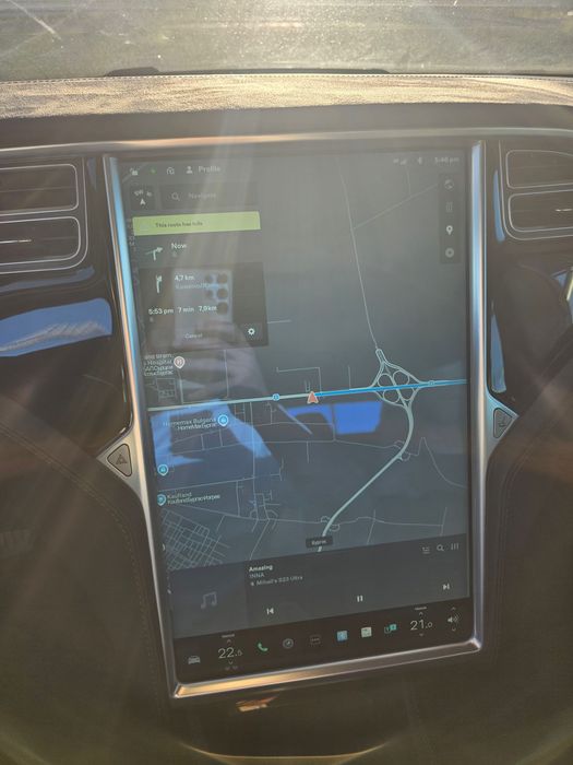 Tesla Model S 85D