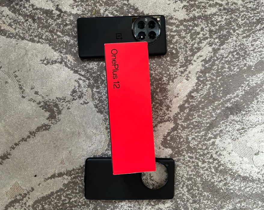OnePlus 12 512 ГБ, полный комплект