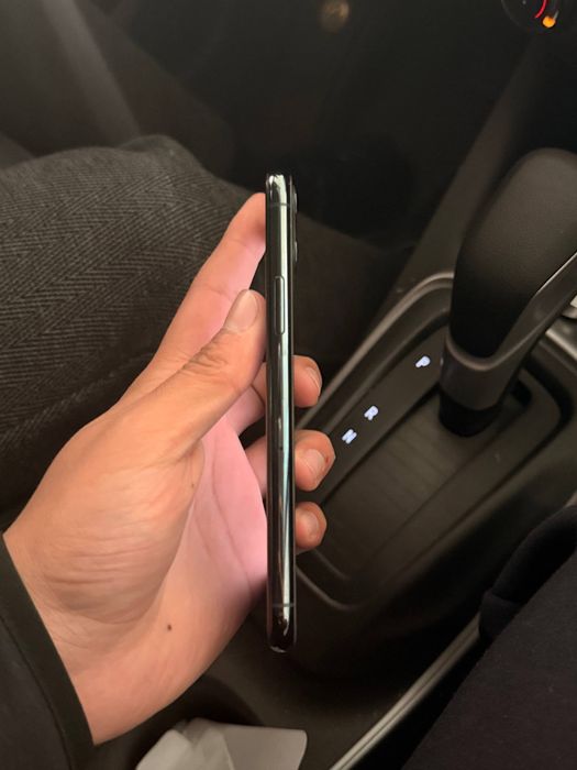 Iphone 11 pro max 64 gb ekran arginal qo’yilgan