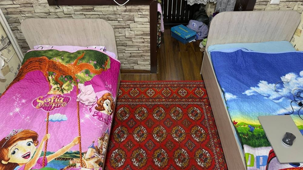 В связи с переездом Продаются детские кроватки и другие мебели