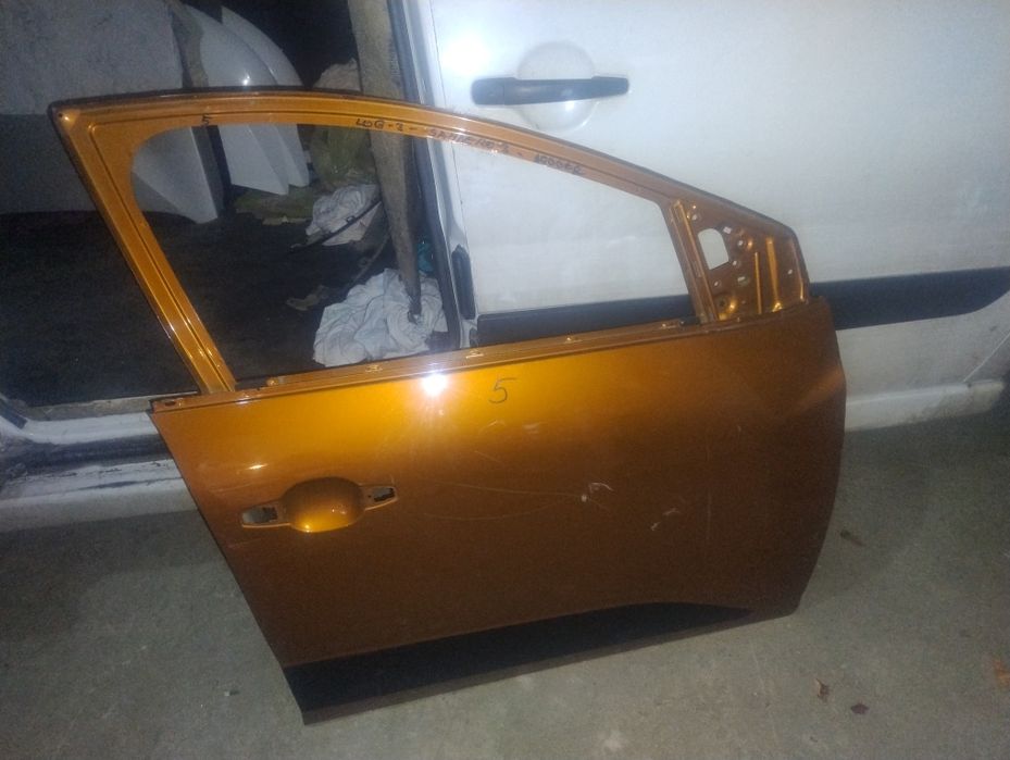 Ușă dreapta Față Dacia Sandero 3