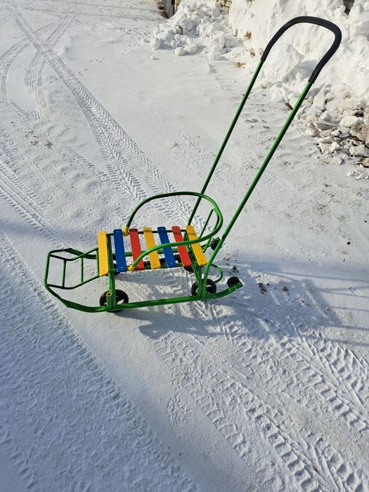 Продам практически новые санки