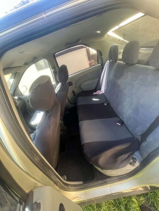 vând dacia logan