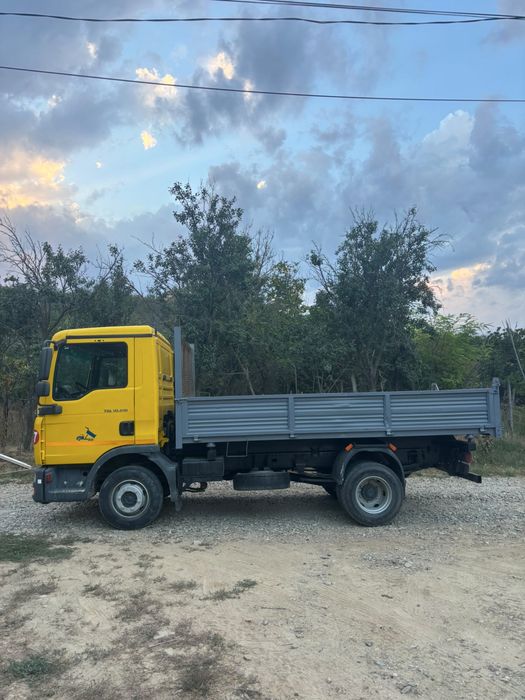 Autobasculanta MAN TGL 10.210