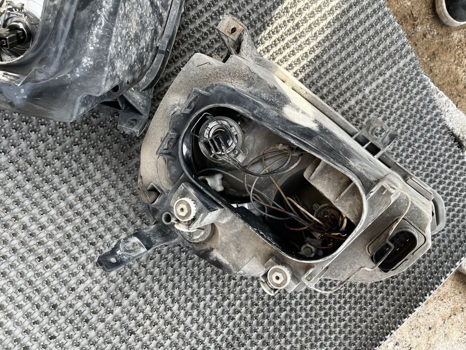 Здраствуйте продам фару на приору