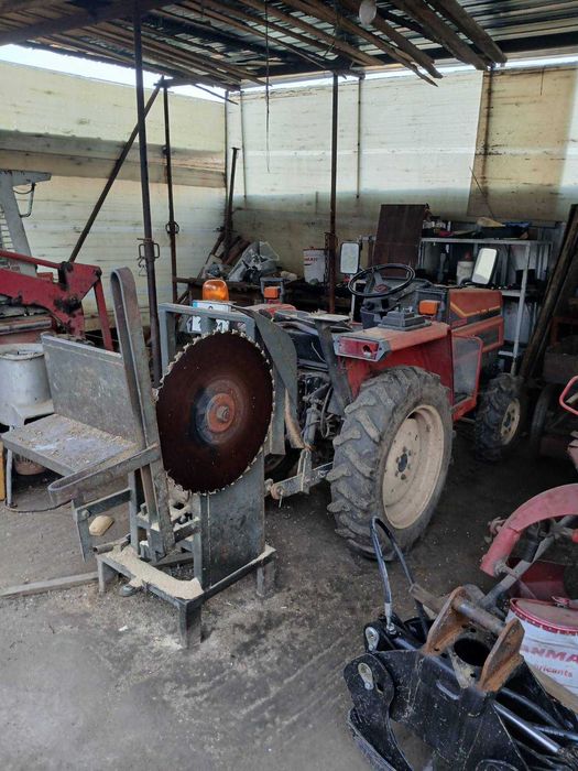 Продавам трактор янмар 22 коня със този инветар от снмките