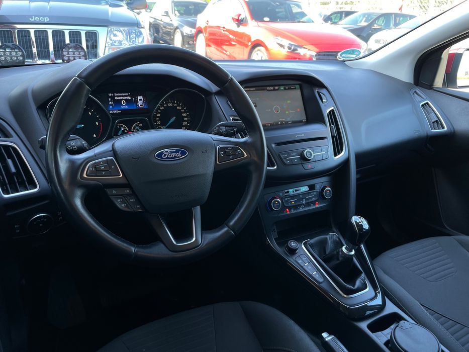 Ford Focus Titanium 11/2015, 1.5 TDCi 120cp Euro6, Lane Assist, Bi-Xenon, Scaune incalzite, Volan incalzit, Navigatie, Pilot automat