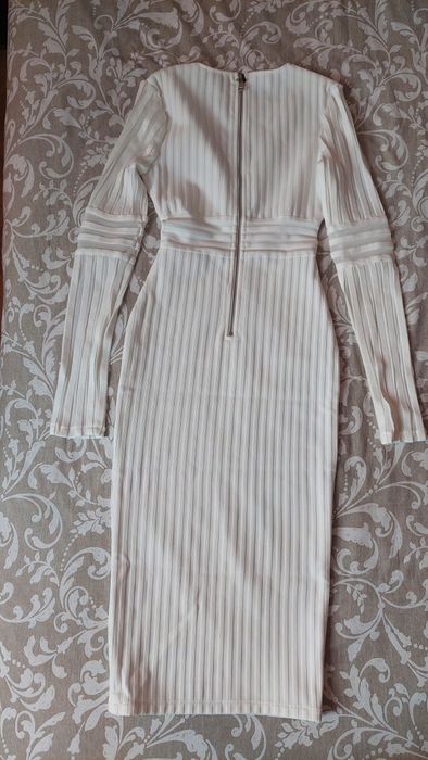 Дамска Еластична бяла рокля