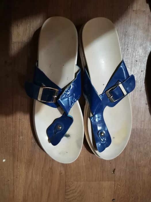 Продаётся женская обувь