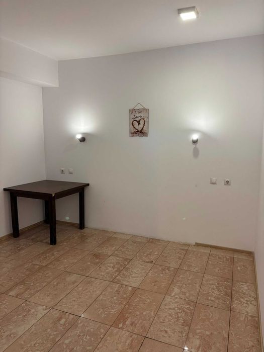 Inchiriez birouri zona John cu loc de parcare